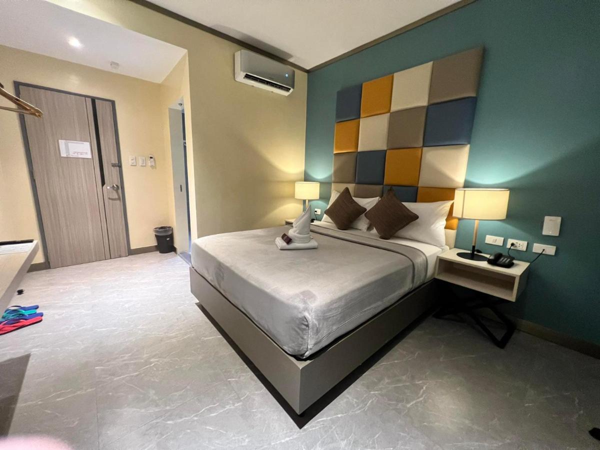 Yes Hotel Imus Cavite Esterno foto
