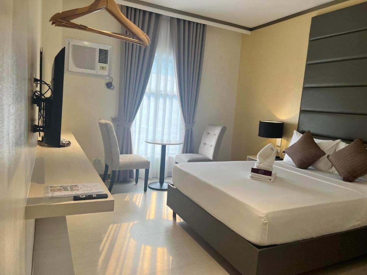 Yes Hotel Imus Cavite Esterno foto